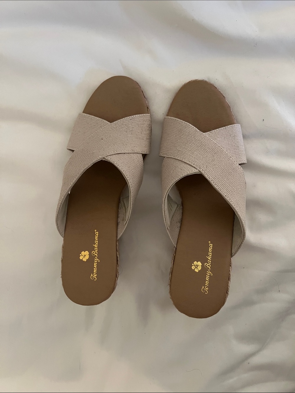 Tommy Bahama Beige/Cream Crossband Slide Mules
